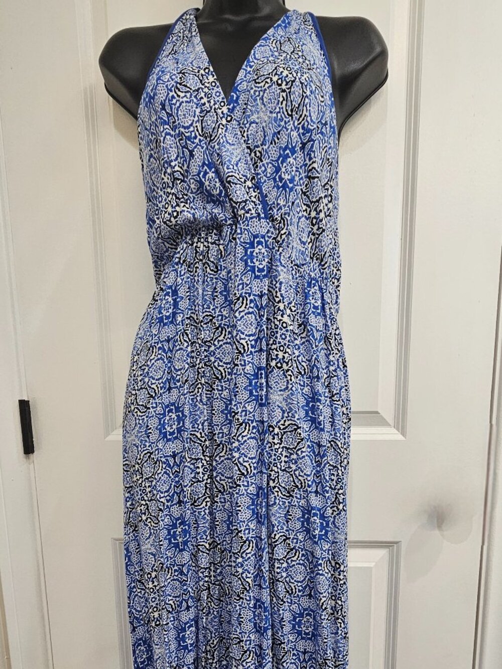 Lovestitch Maxi V-neck Dress